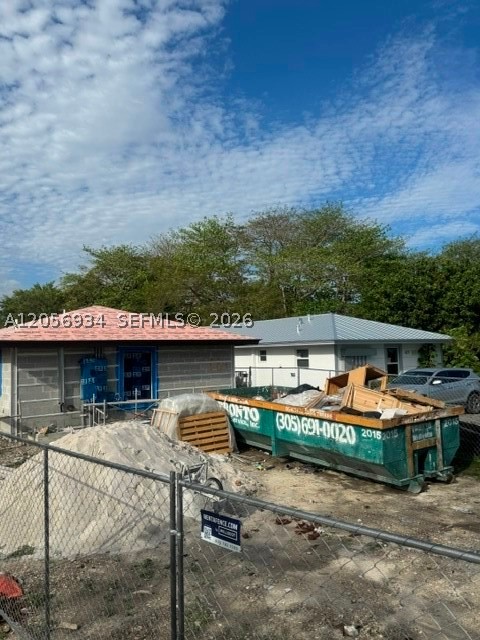 684 Nw 14th St Property Photo 10