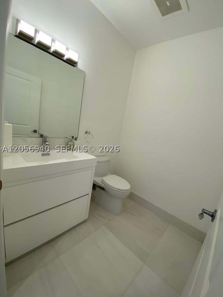 1945 S Ocean Dr 211 Property Photo 24