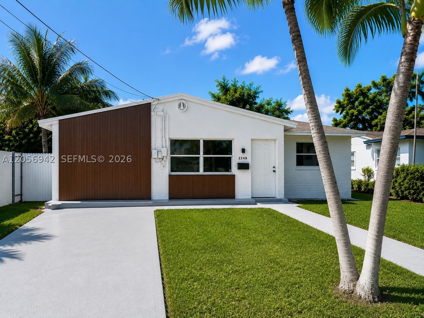2249 Johnson St Property Photo 1