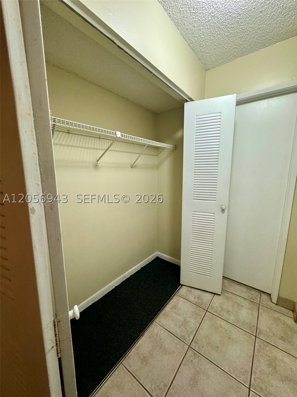 9945 Nob Hill Ct 9945 Property Photo 5