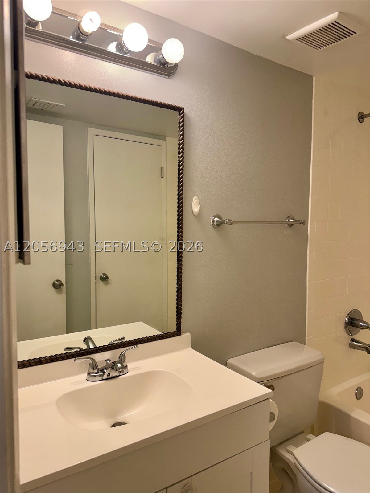 9945 Nob Hill Ct 9945 Property Photo 11