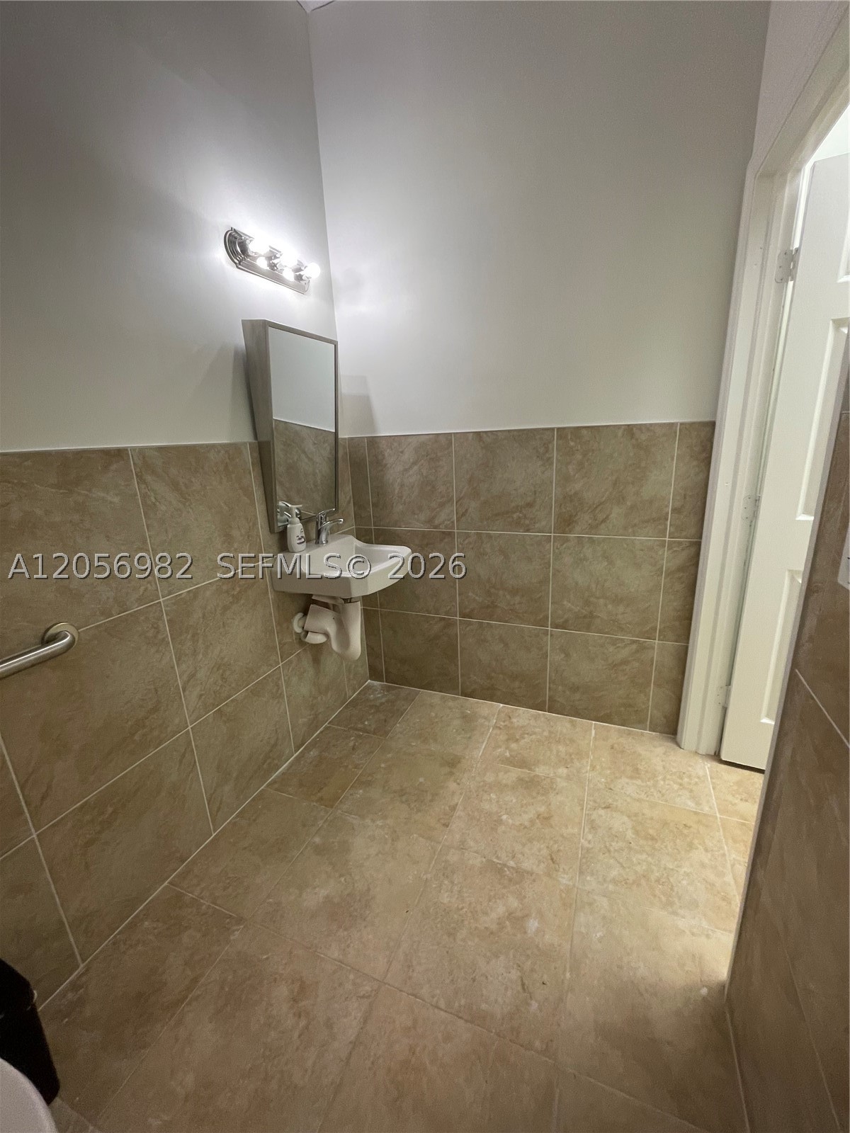 951 Sansburys Way 202 Property Photo 16
