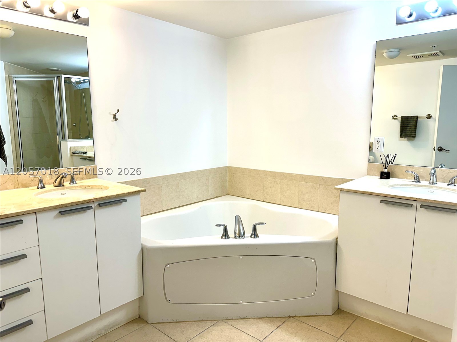 16699 Collins Ave 2309 Property Photo 25