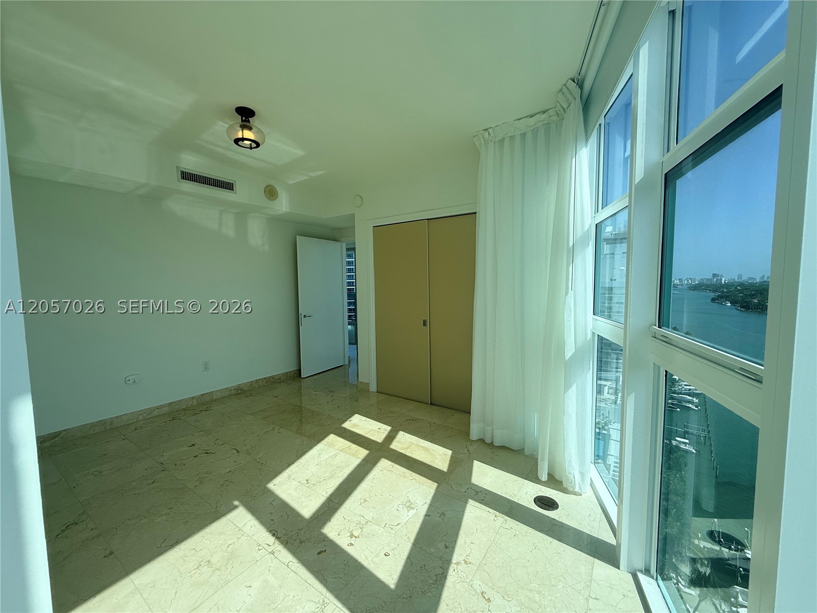 6000 Indian Creek Dr 17a Property Photo 15