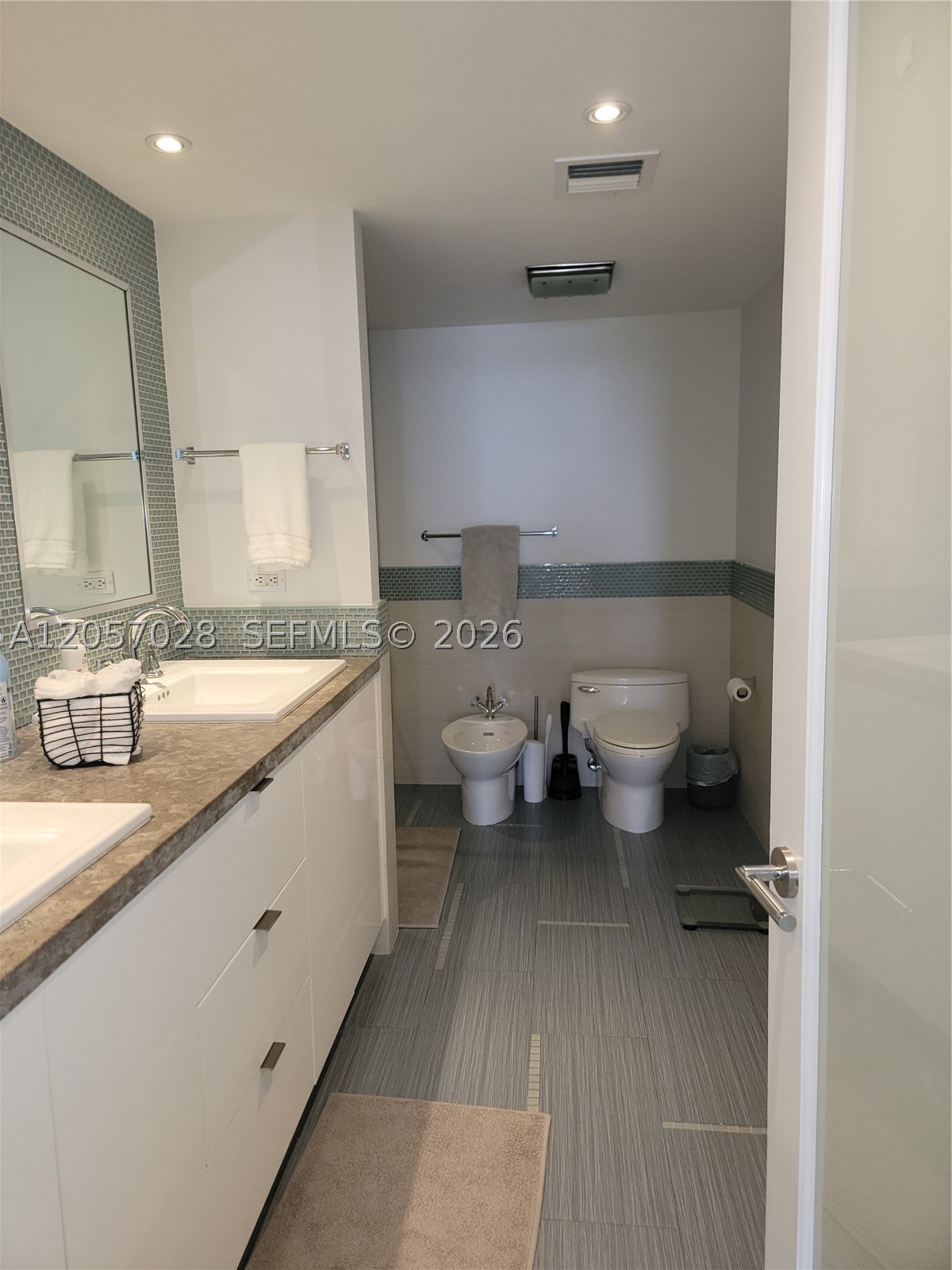 199 Ocean Lane Dr 1206 Property Photo 35