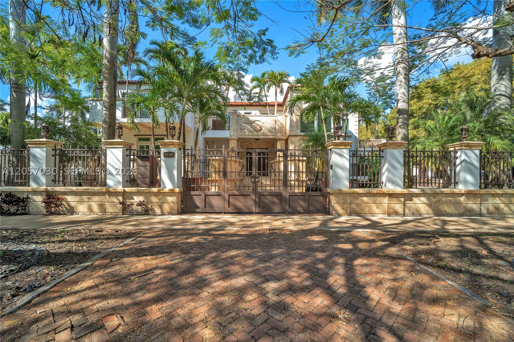 1710 S Miami Ave Property Photo 2