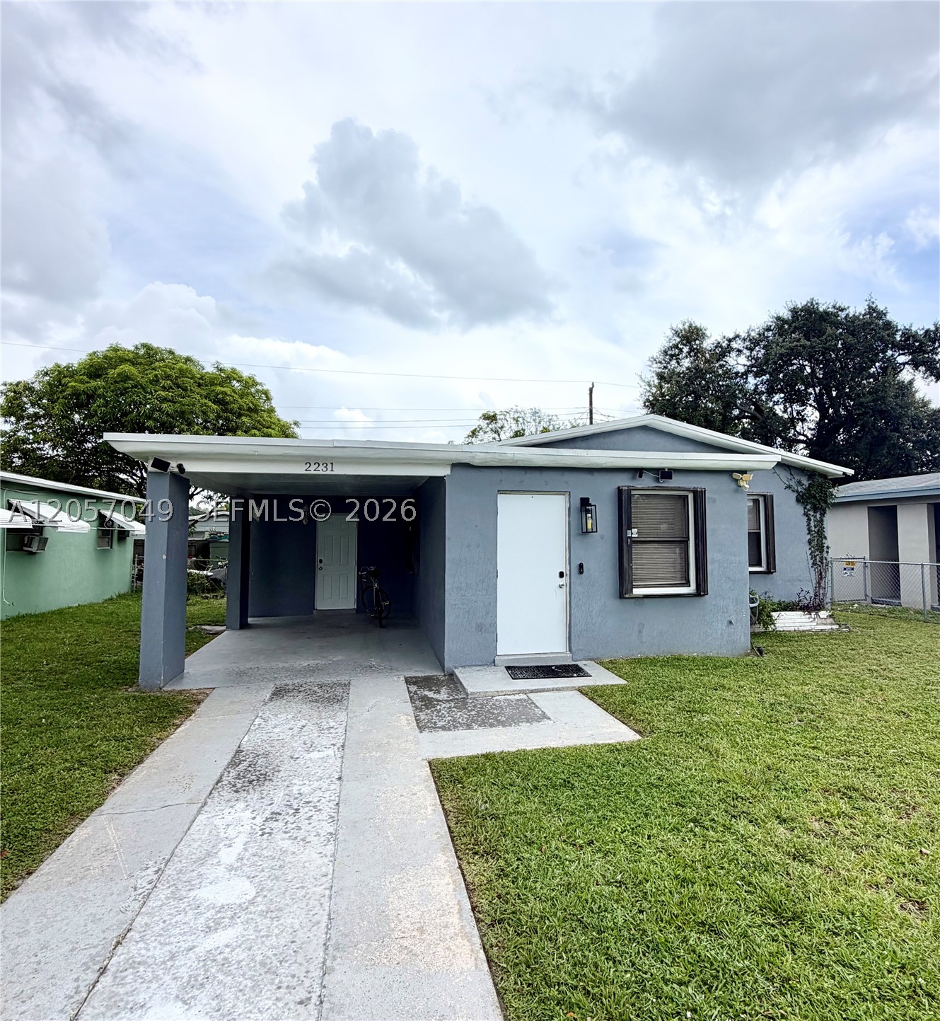 2231 NW 9th Ct Property Photo 1