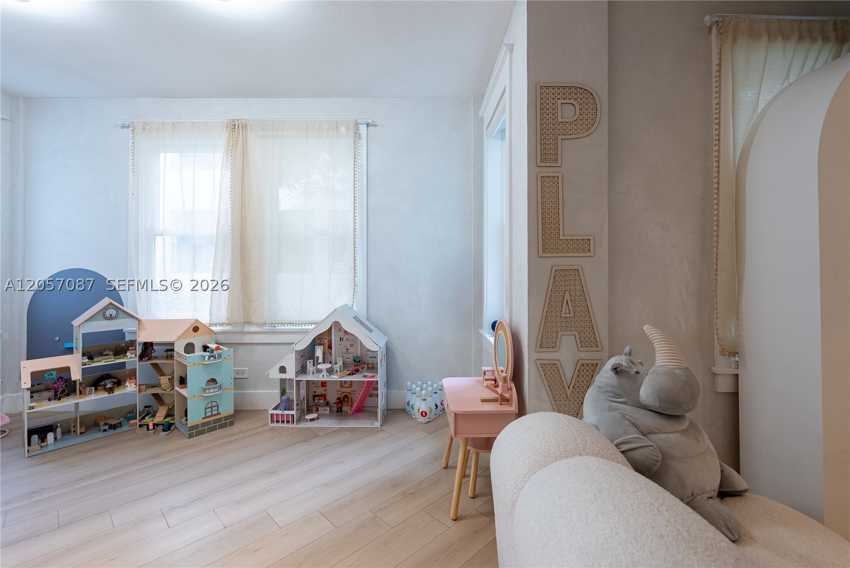A12057087 Property Photo 2