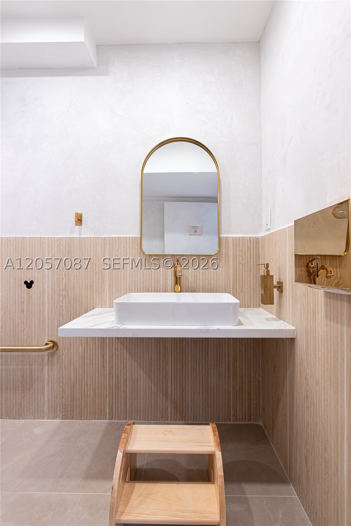 A12057087 Property Photo 8