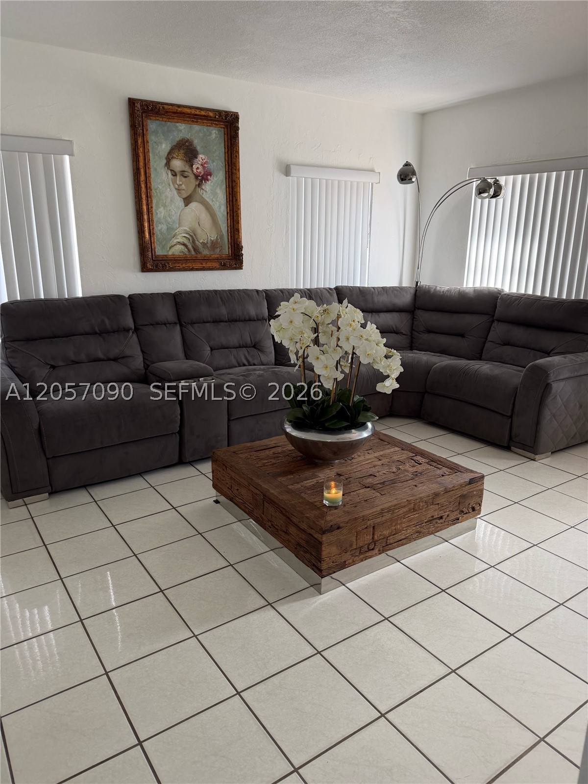 20 SW 48th Ave Property Photo 1