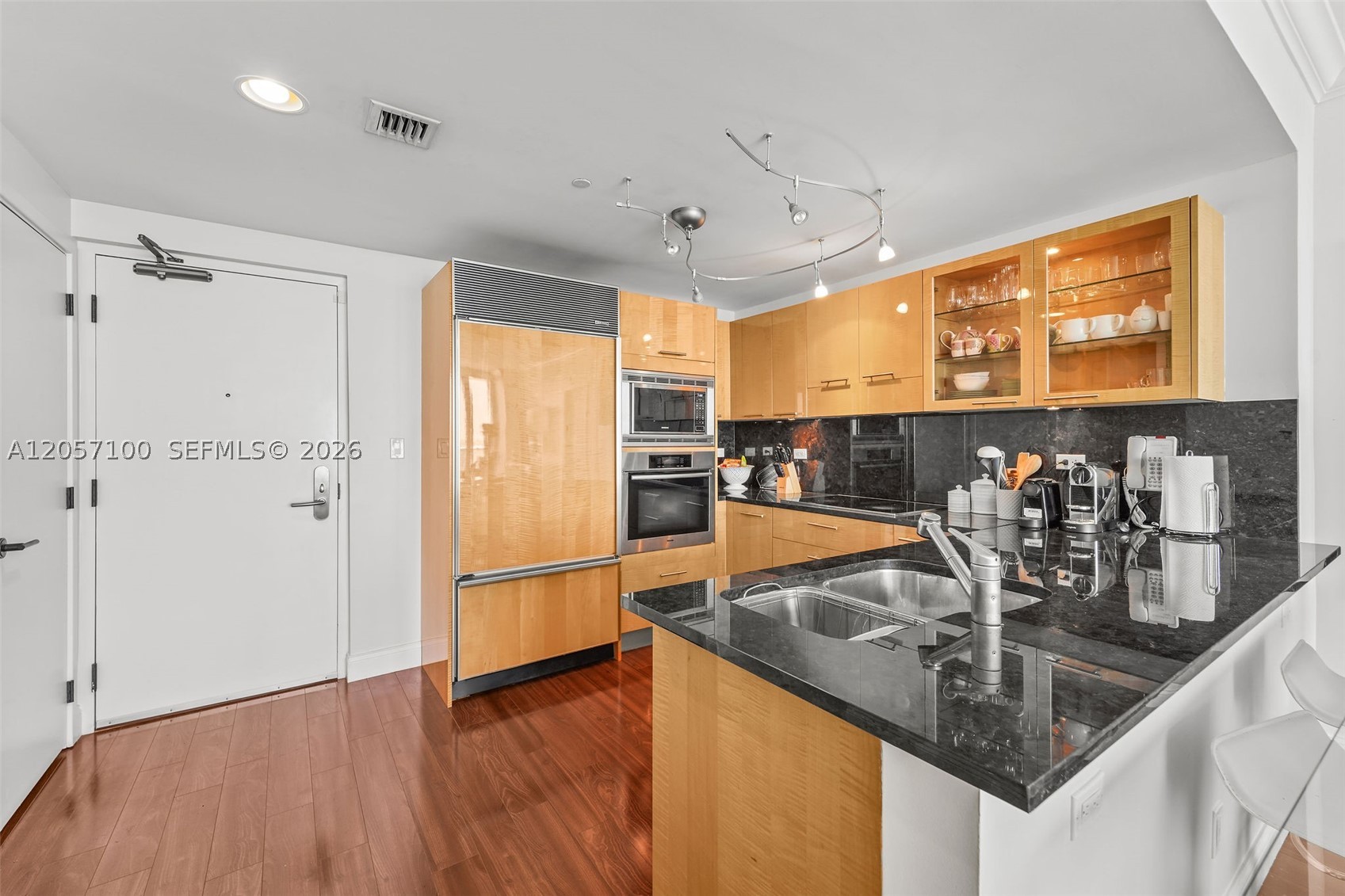 6799 Collins Ave 1103 Property Photo 5