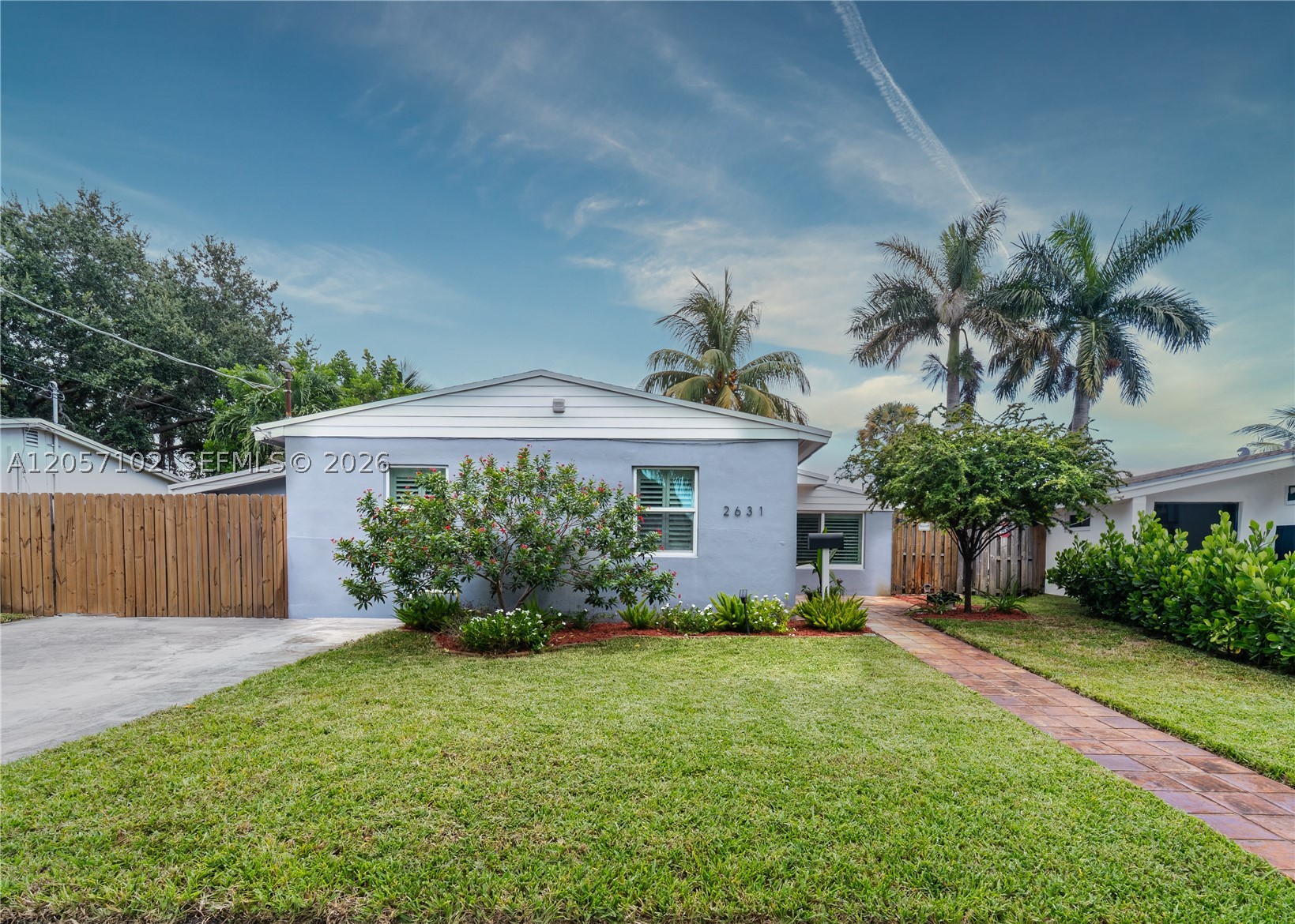 2631 Thomas St Property Photo 4