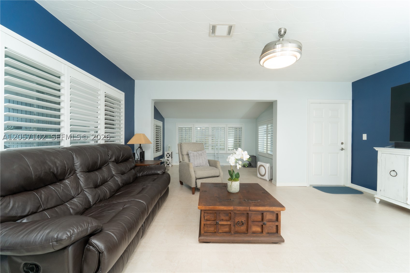 2631 Thomas St Property Photo 6