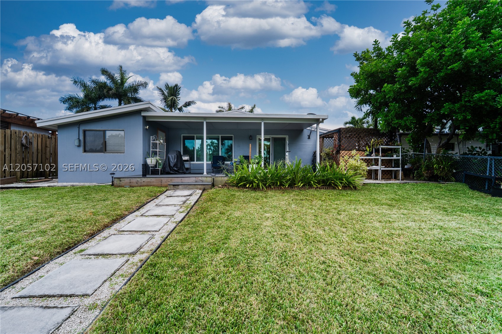 2631 Thomas St Property Photo 20