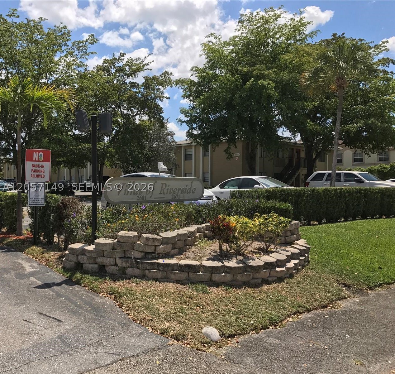 2631 Riverside Dr 2 Property Photo 2