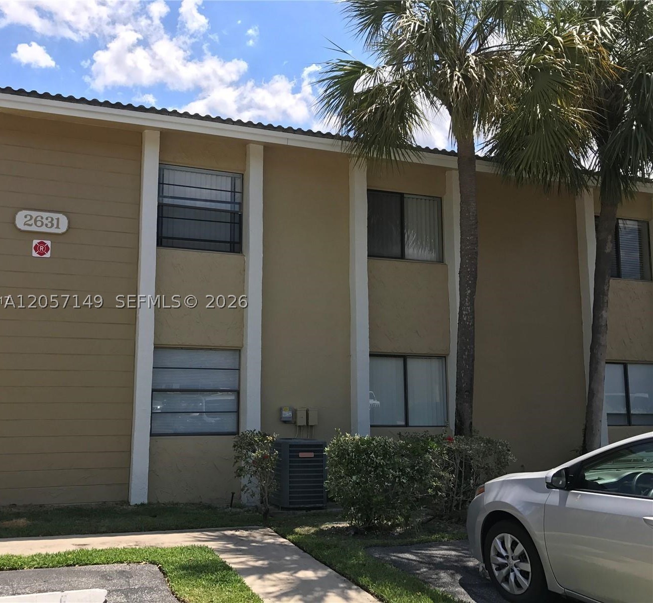 2631 Riverside Dr 2 Property Photo 8
