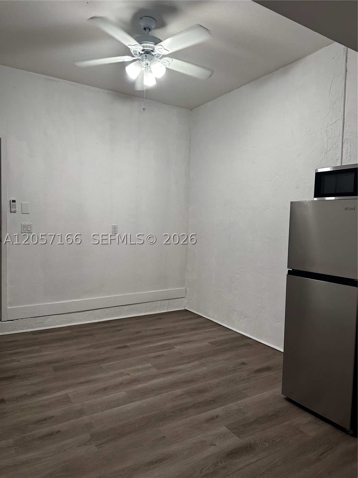A12057166 Property Photo 3