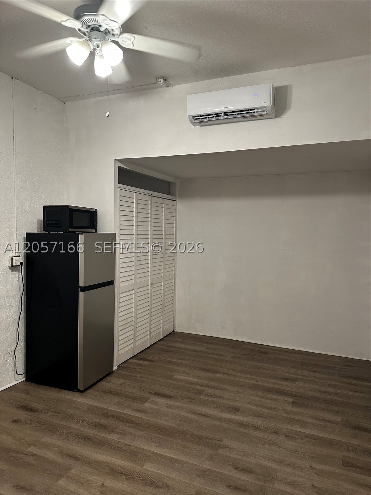A12057166 Property Photo 4