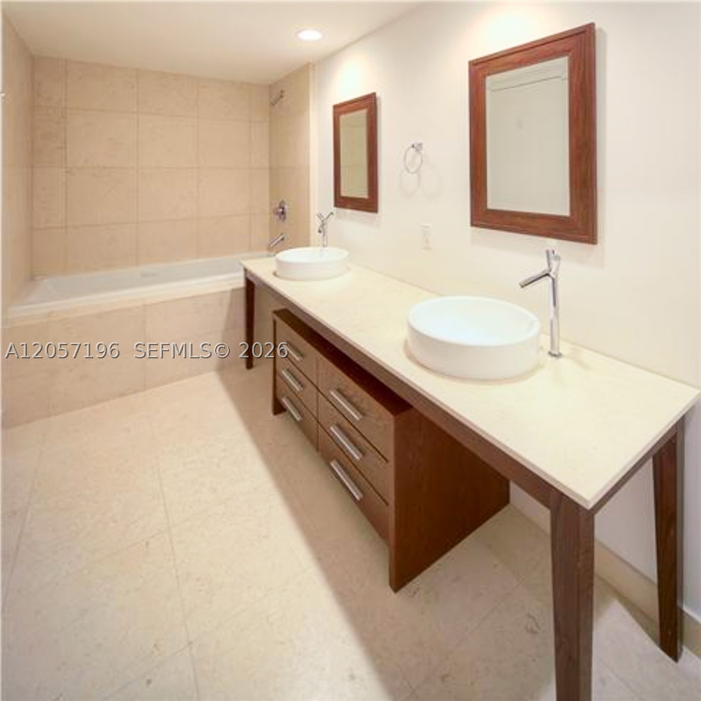 475 Brickell Ave 3411 Property Photo 10