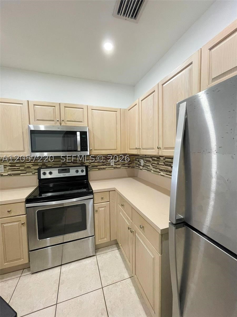 12162 Sw 5th Ct Property Photo 4