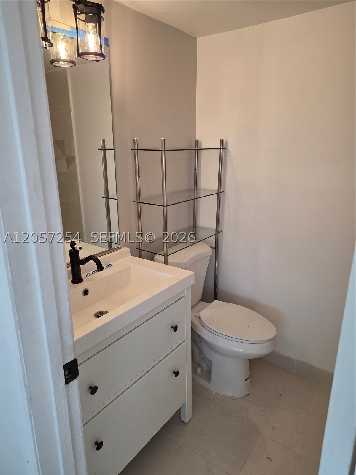 3048 E Sunrise Lakes Dr 421 Property Photo 3
