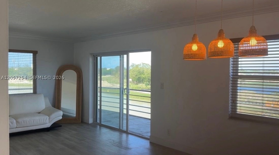 3048 E Sunrise Lakes Dr 421 Property Photo 12