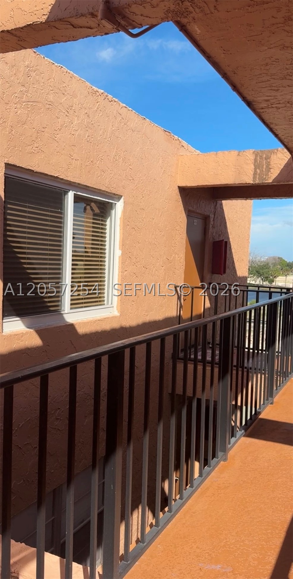 3048 E Sunrise Lakes Dr 421 Property Photo 13