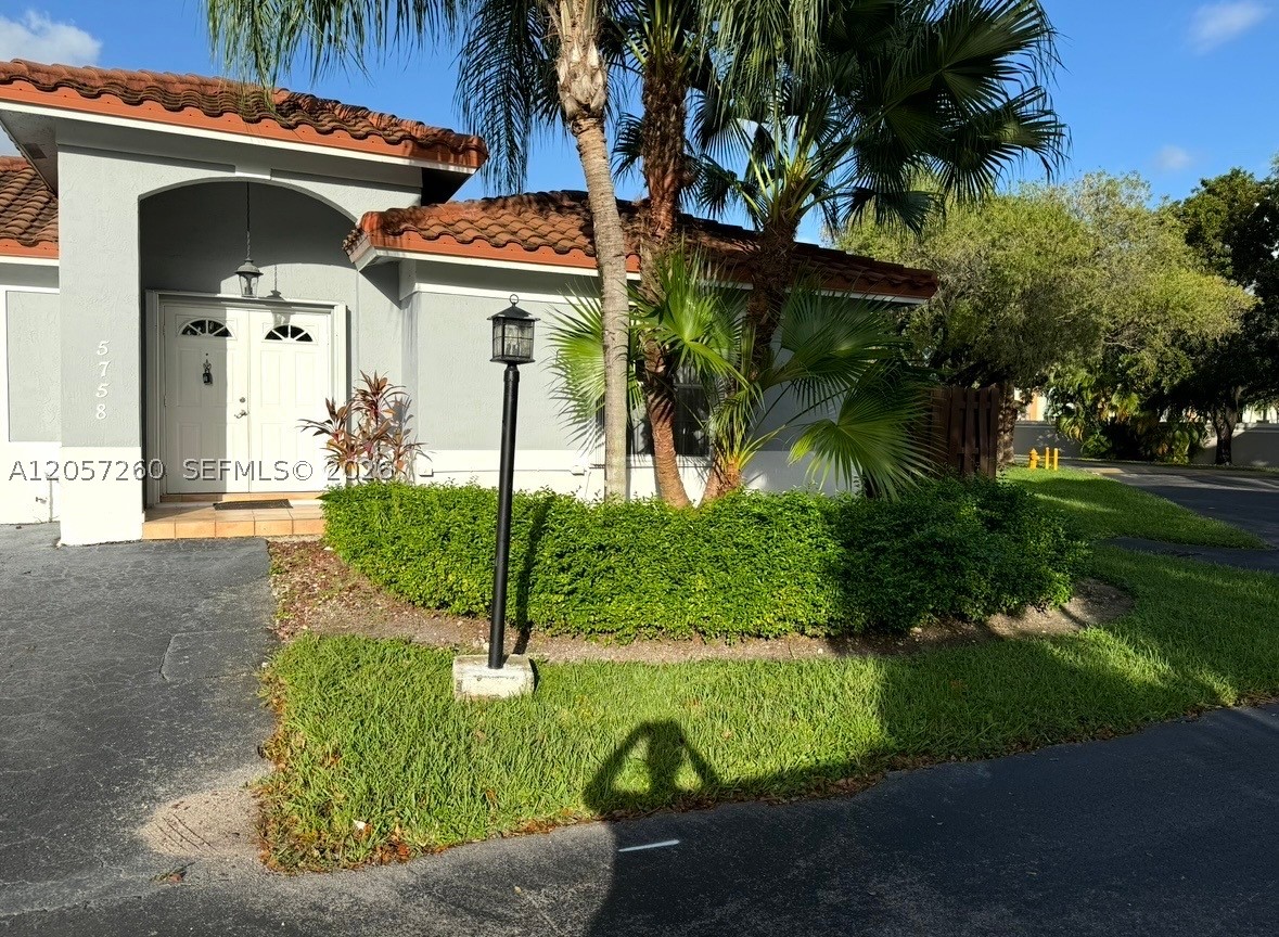 5758 Nw 97th Pl Property Photo 7