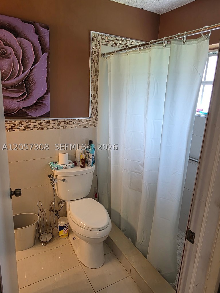 881 Albatross St Property Photo 16