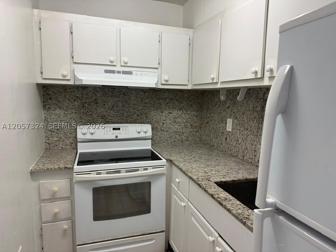 4725 NW 7th St 206-3 Property Photo 1
