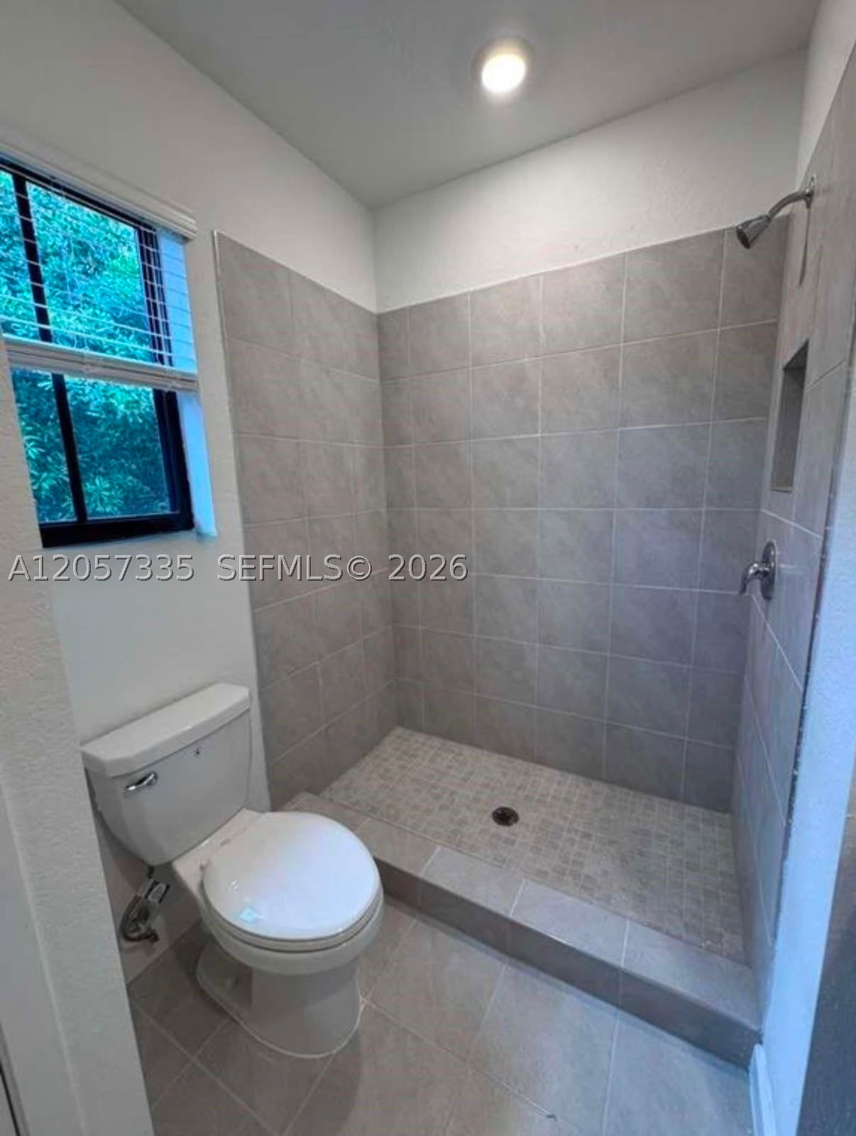 270 Ne 12th St 270 Property Photo 7