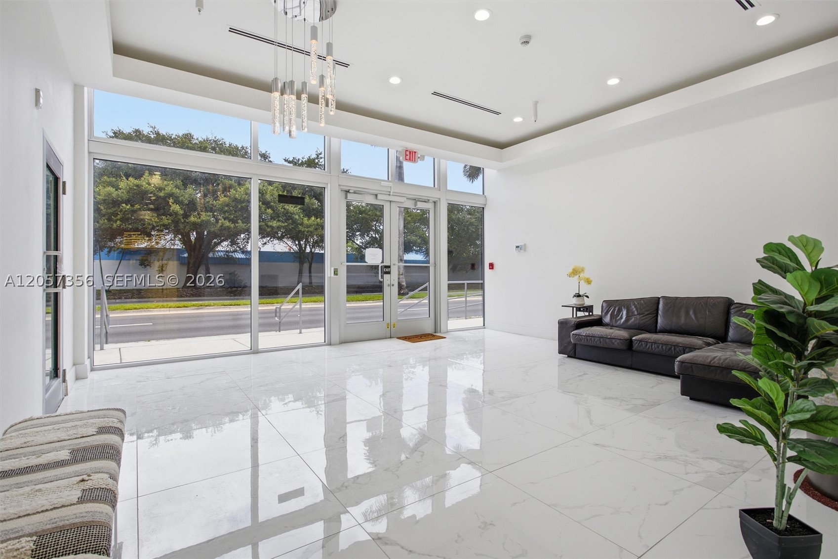 A12057356 Property Photo 28