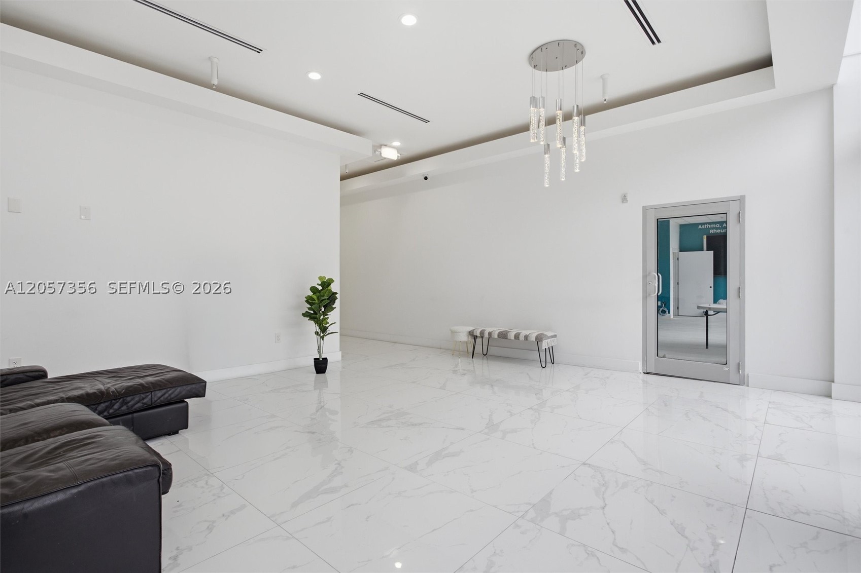 A12057356 Property Photo 29