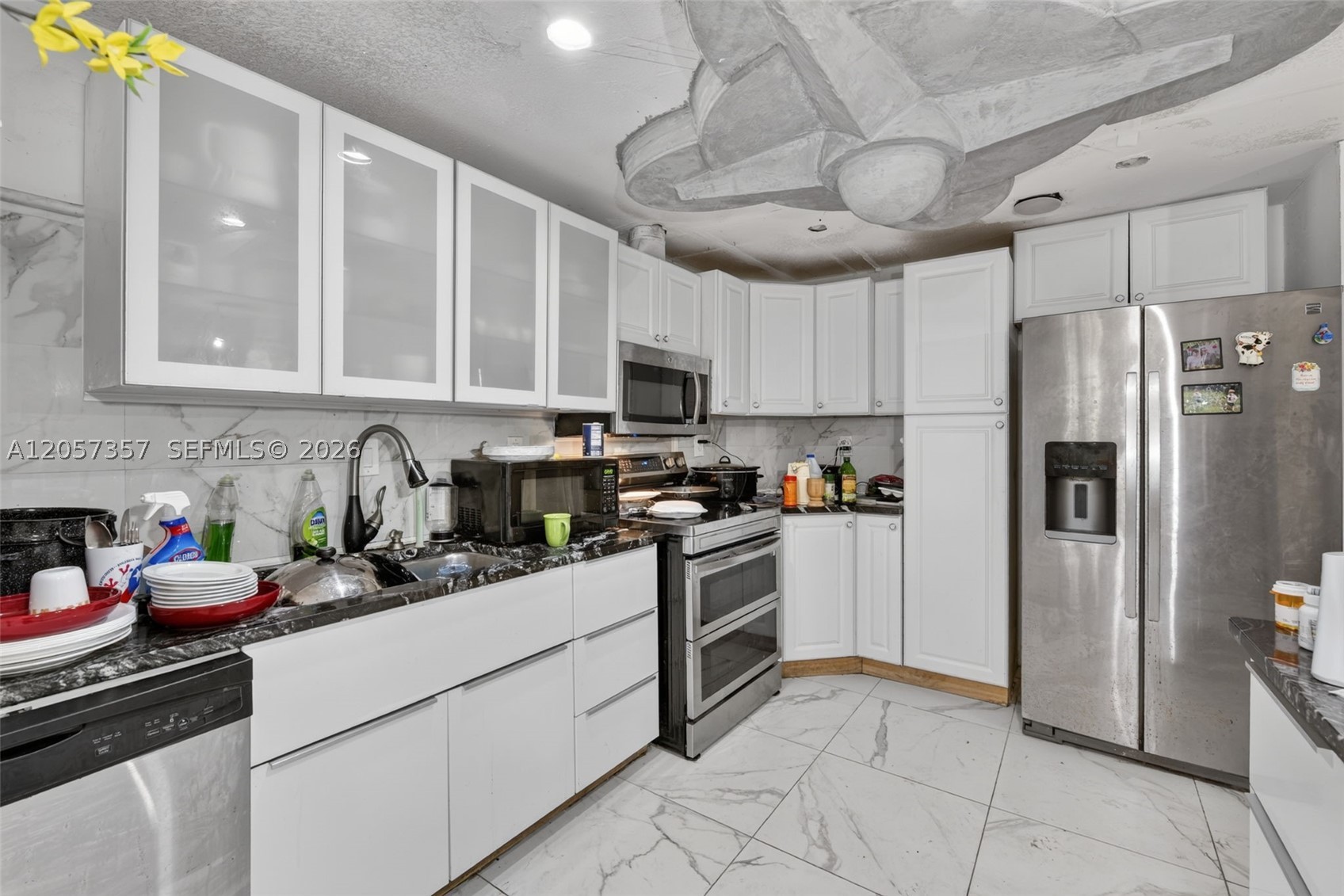 1041 Sanger Street Property Photo 7