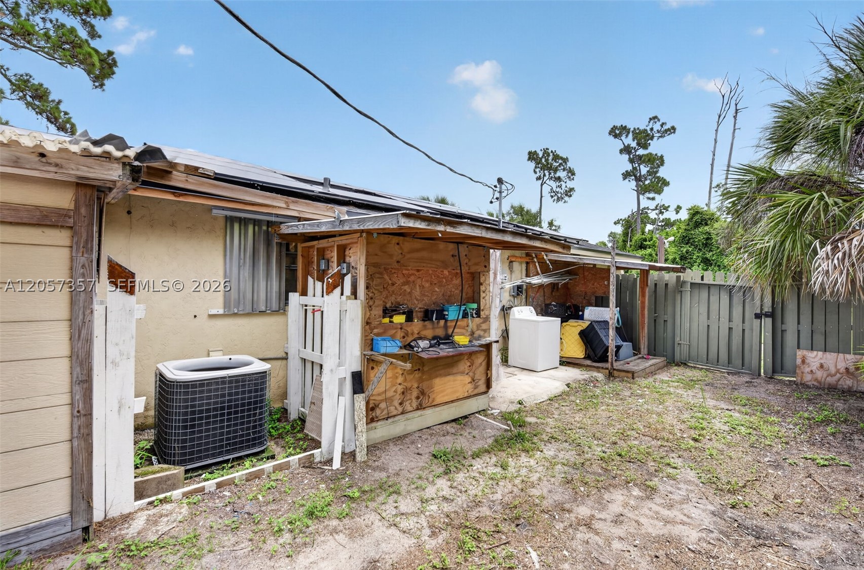 1041 Sanger Street Property Photo 29