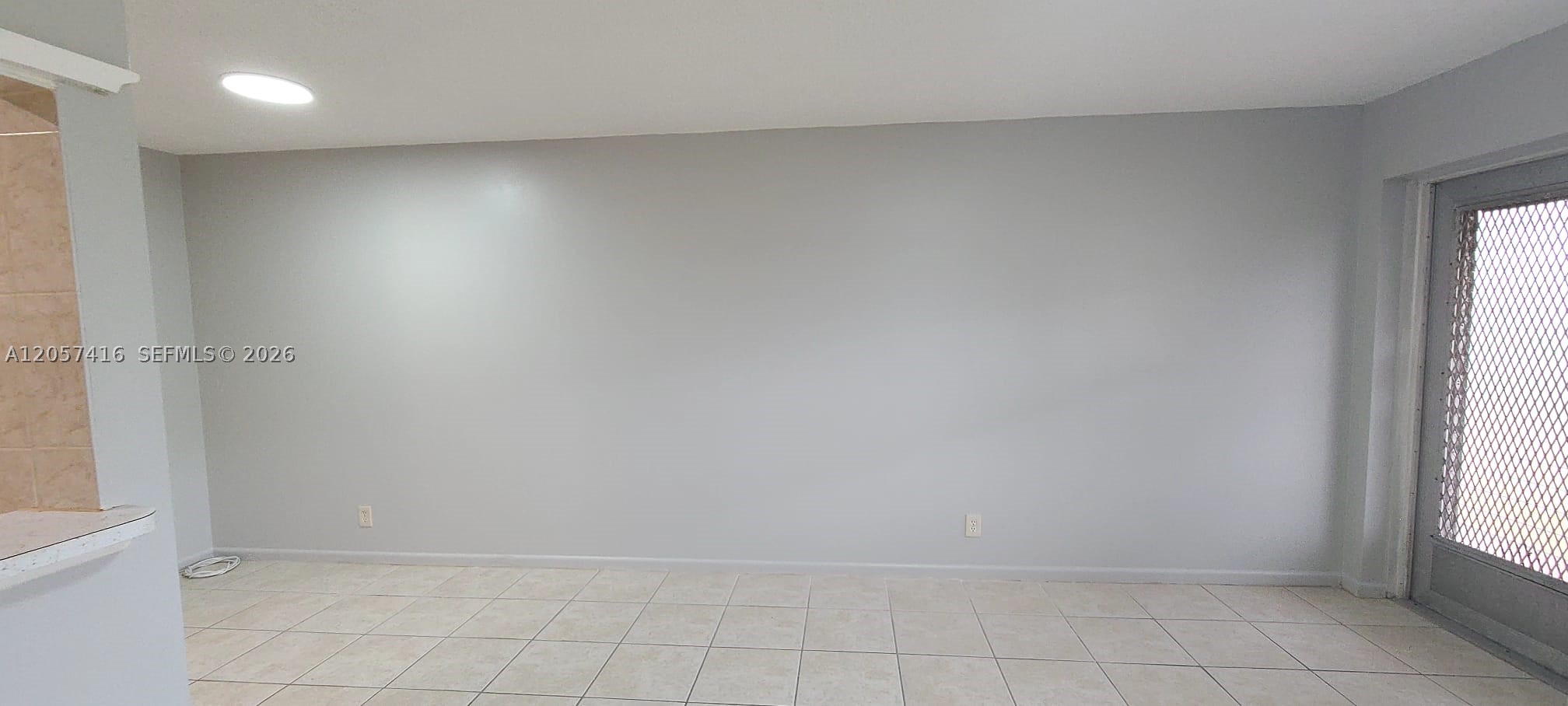 125 Canterbury E 125 Property Photo 3