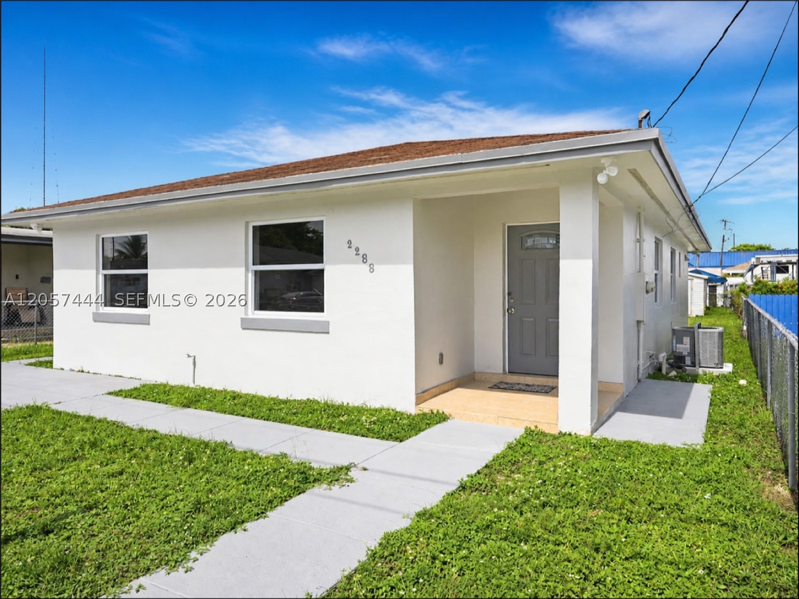 2288 W 4th Ct Property Photo 1