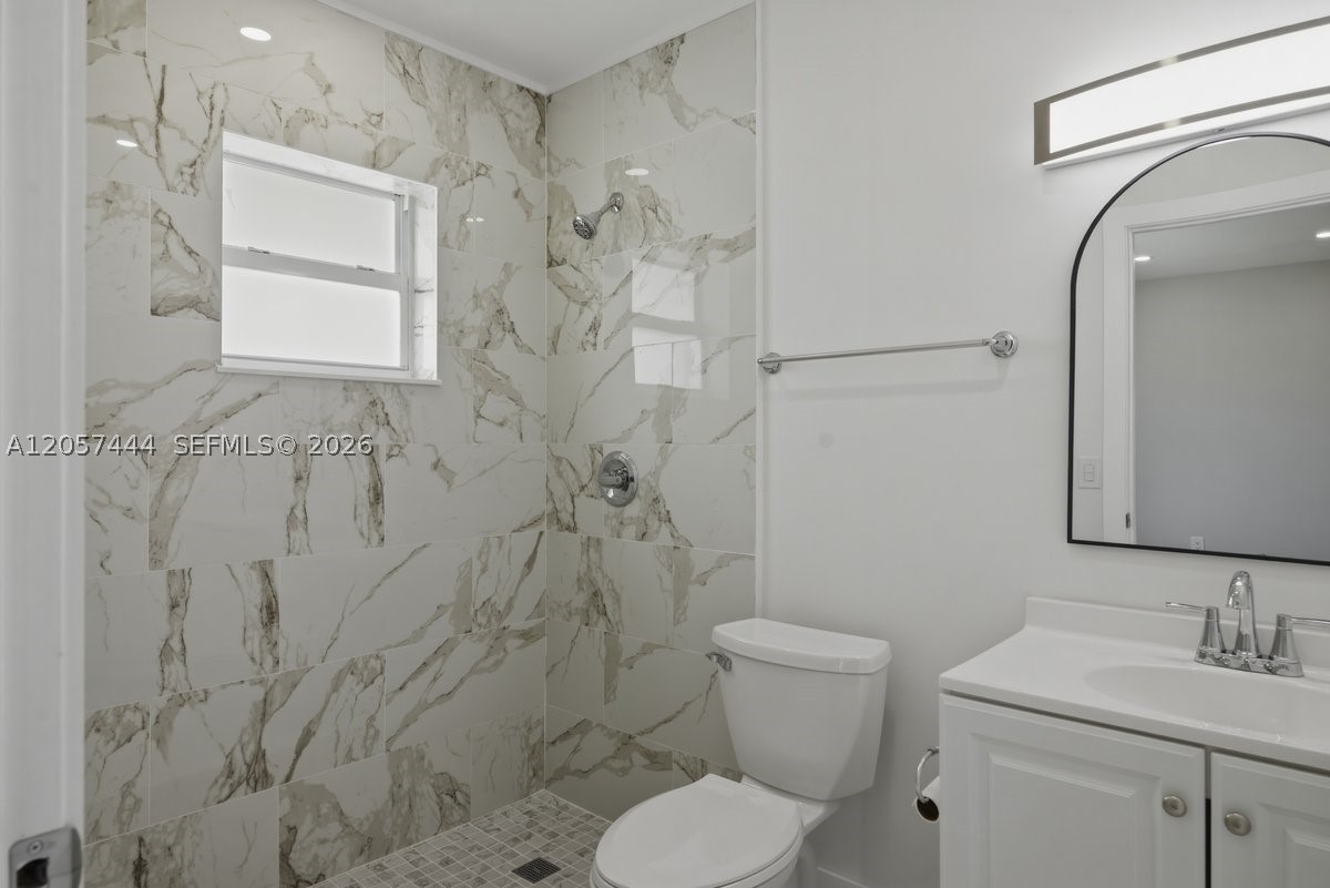 2288 W 4th Ct Property Photo 22