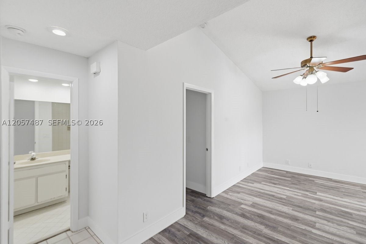 6473 Nw 170th Ln Property Photo 11