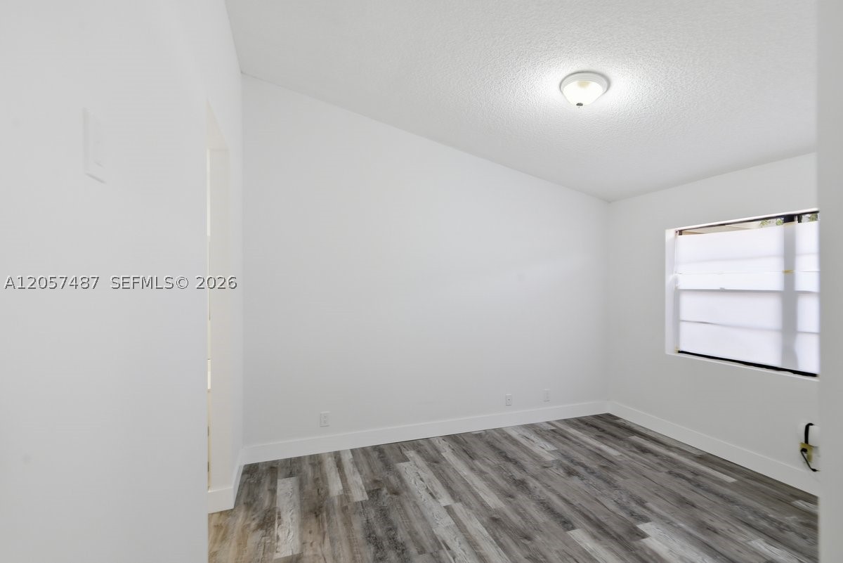 6473 Nw 170th Ln Property Photo 12