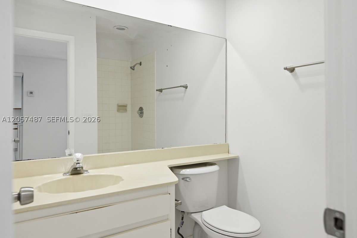 6473 Nw 170th Ln Property Photo 17
