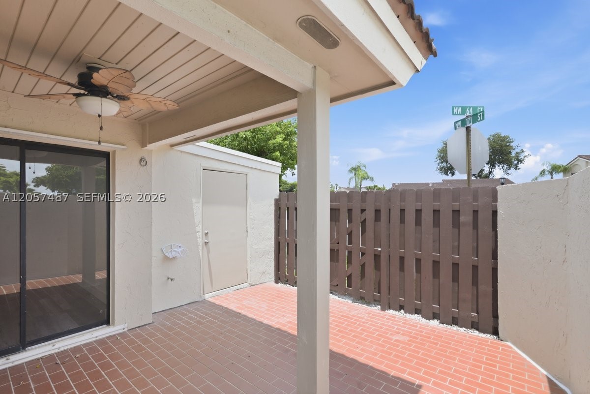 6473 Nw 170th Ln Property Photo 18