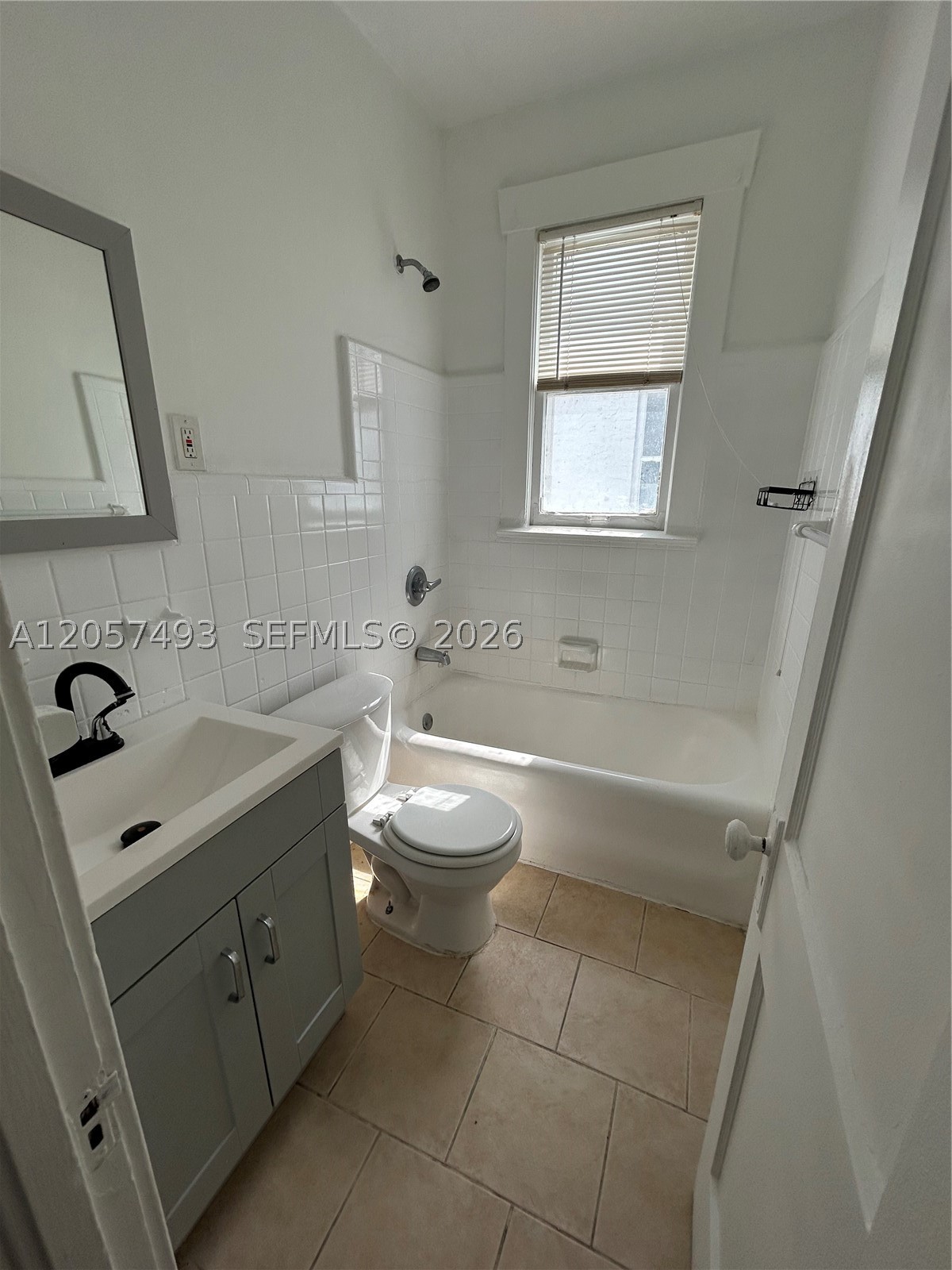 529 Ne 66th St 7 Property Photo 5