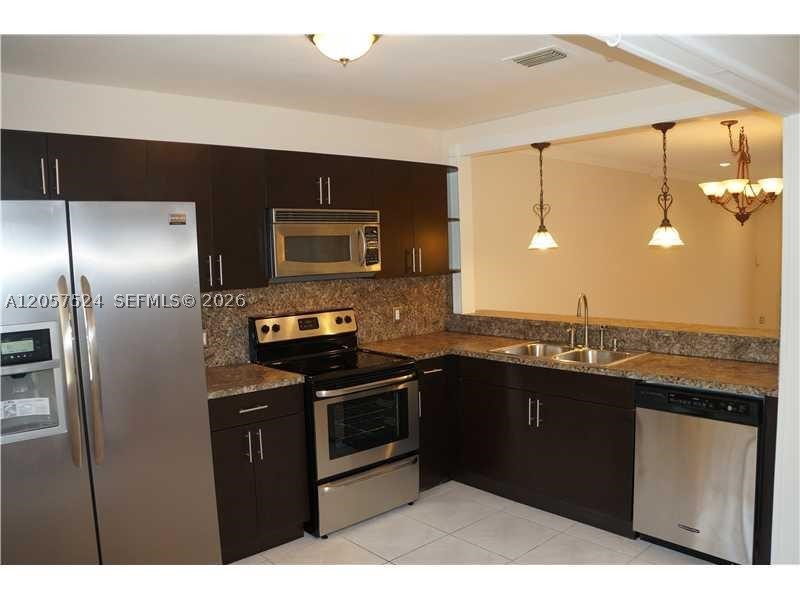 459 Lakeview Dr 2 Property Photo 2