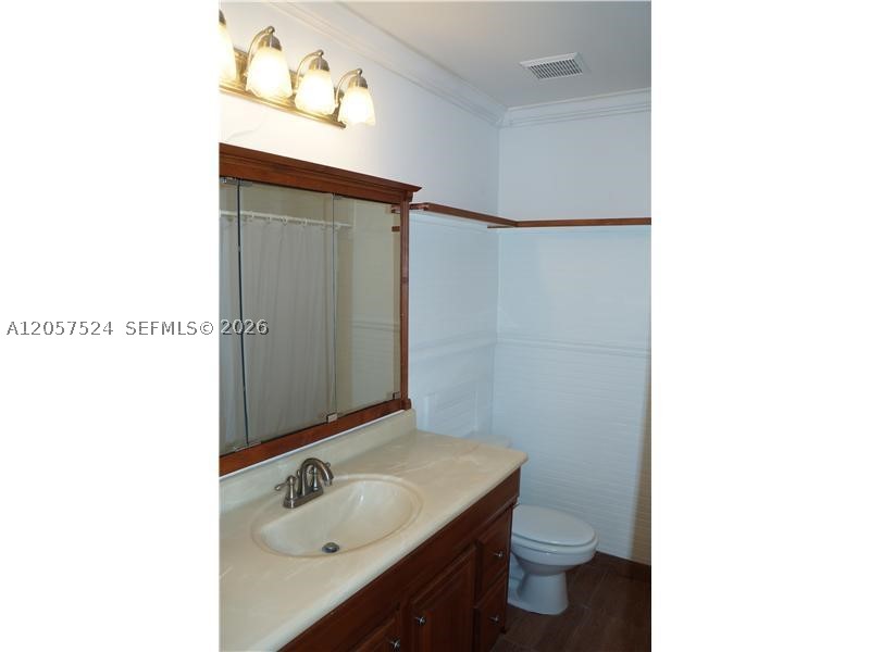 459 Lakeview Dr 2 Property Photo 6
