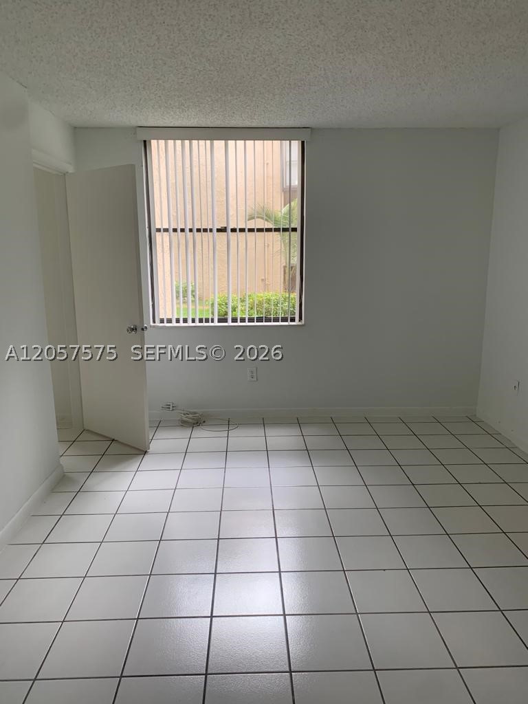 14221 N Kendall Dr 110c Property Photo 10