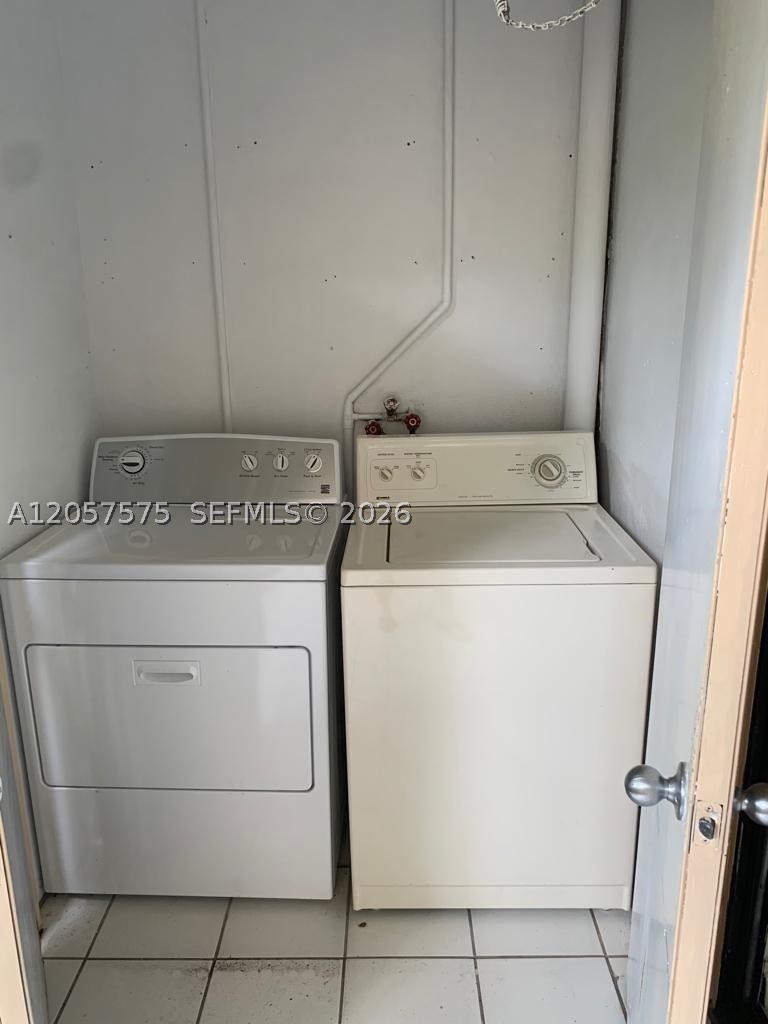 14221 N Kendall Dr 110c Property Photo 11
