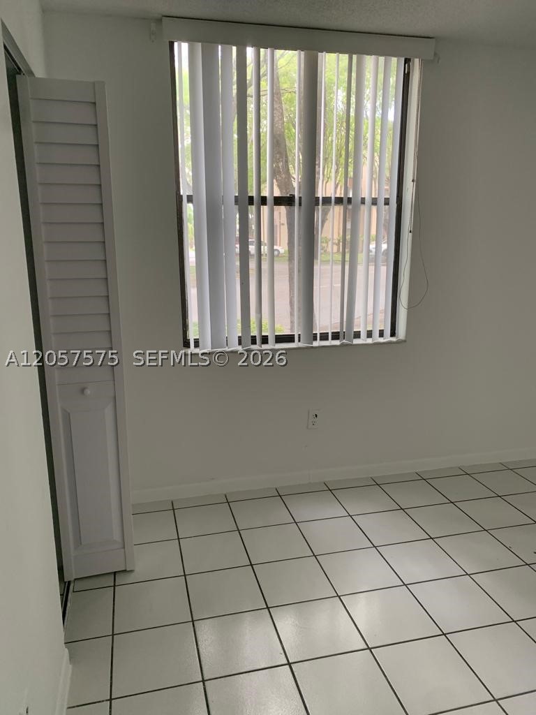 14221 N Kendall Dr 110c Property Photo 13