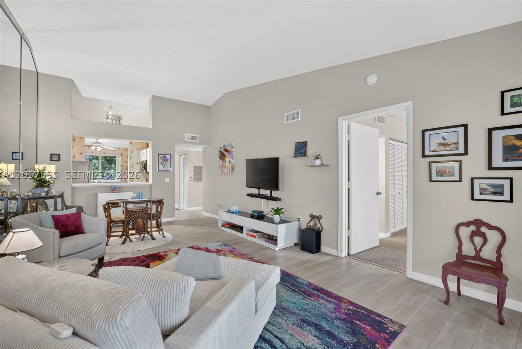 7449 N Devon Dr 207 Property Photo 5