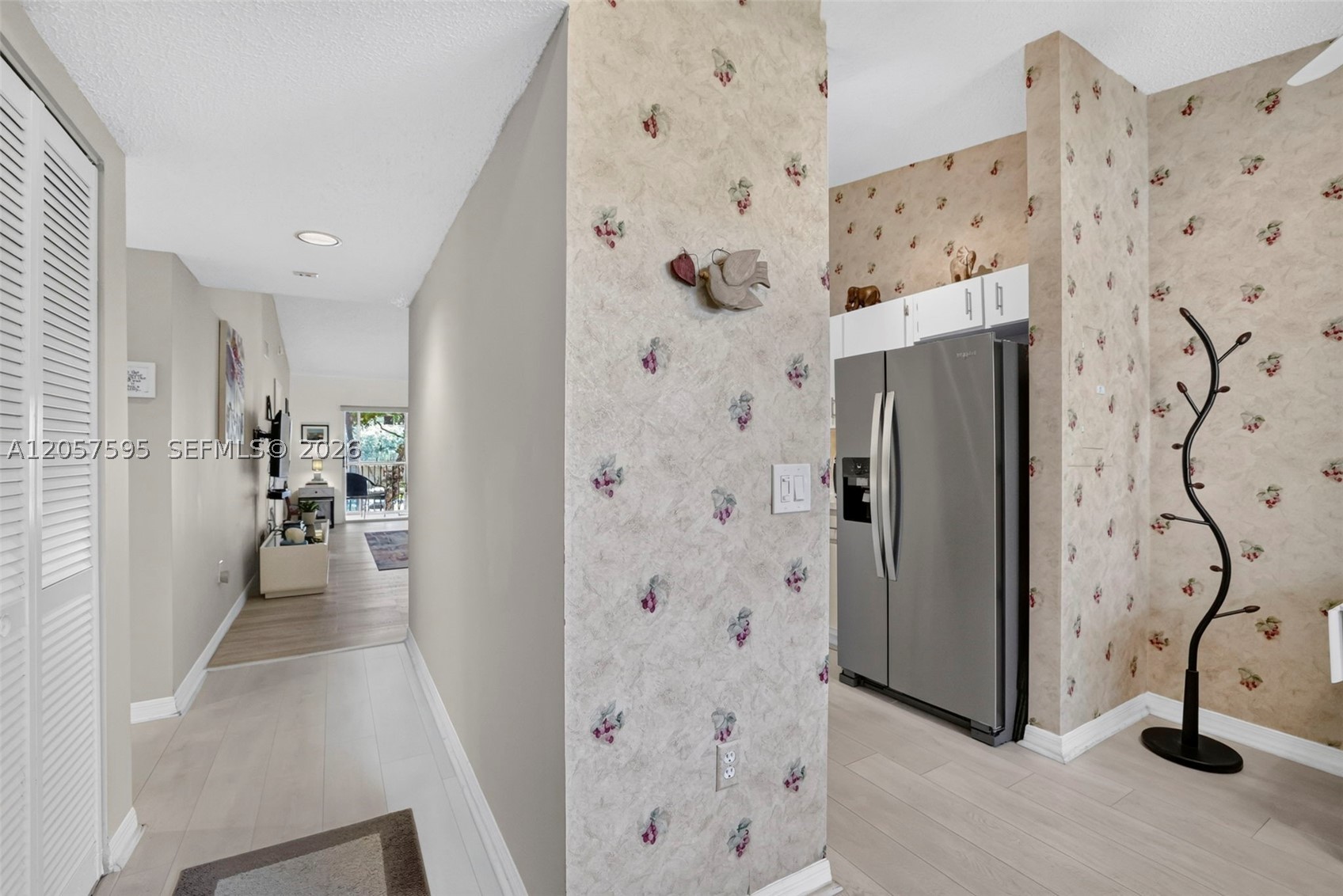 7449 N Devon Dr 207 Property Photo 11